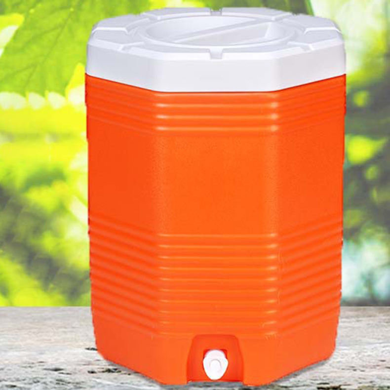 現代的な断熱ポータブルクーラー、水出口付き、防水設計、ビール - Wine Beer Store のレビューと価格