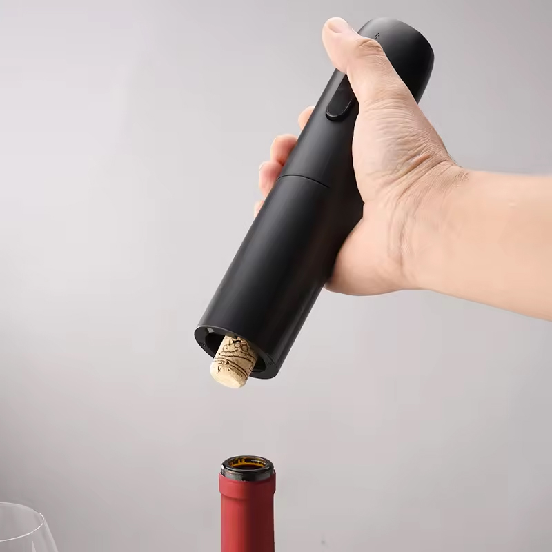 4-in-1 電気ボトルワインオープナーセット充電式電動自動 - Wine Beer Bottle のレビューと価格