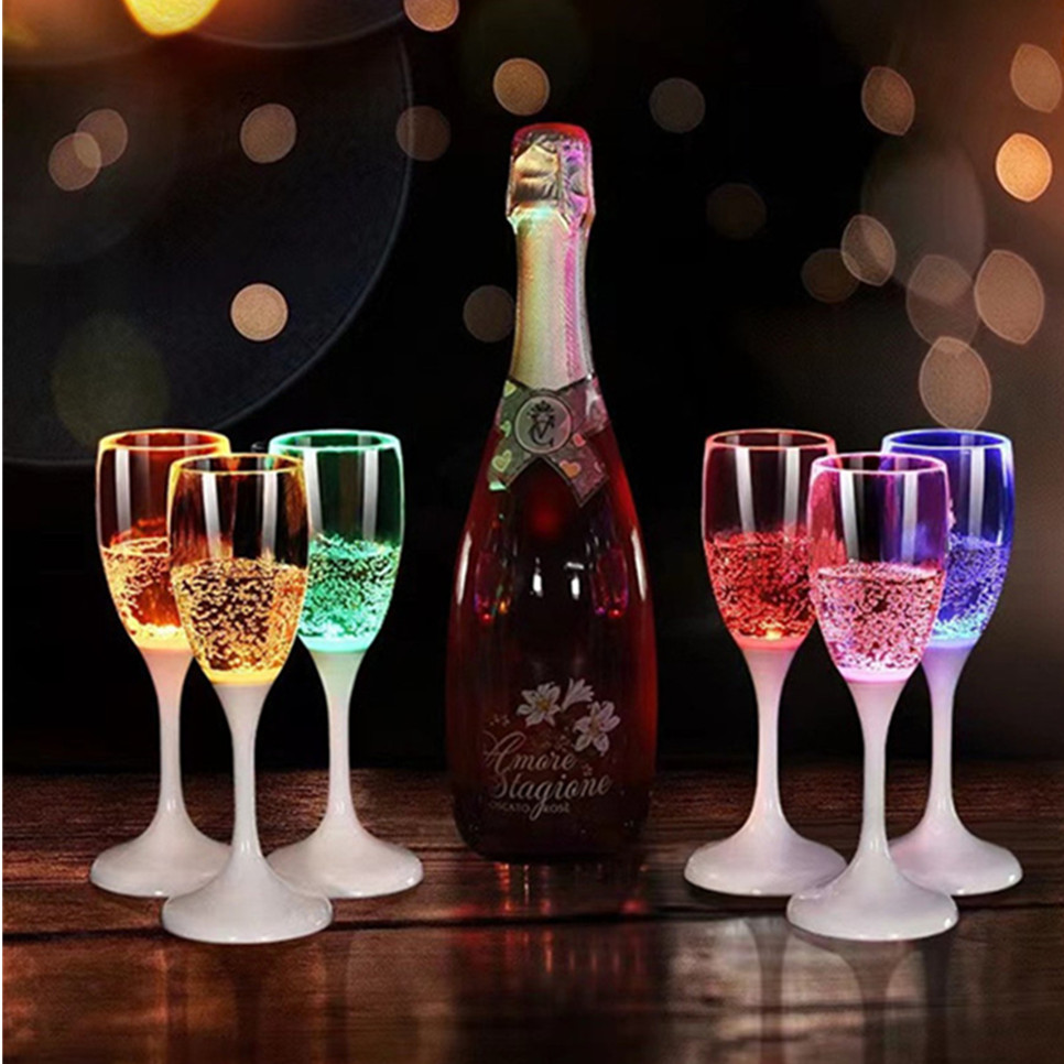 自動LEDライトカップ,マルチカラー,ワイン,ビール,マグカ - Whisky Beer And Wine のレビューと価格
